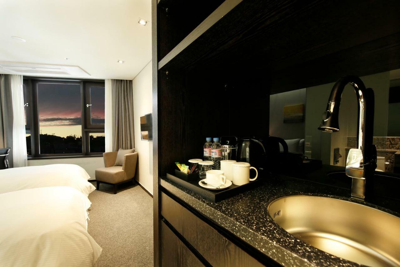 Ramada Encore By Wyndham Seoul Magok Exterior photo